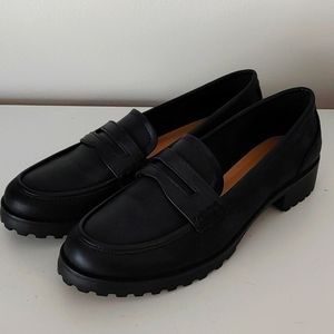 Womens size 10 penny loafers